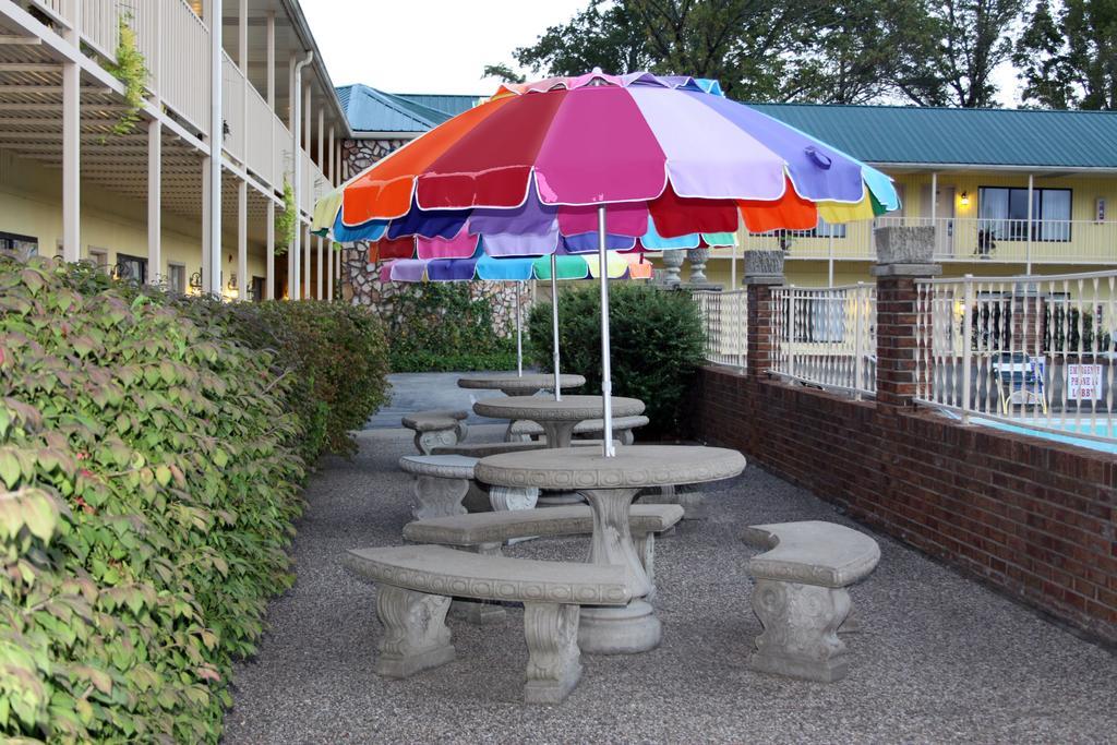 Golden Manor Inn & Suites Muldraugh Luaran gambar